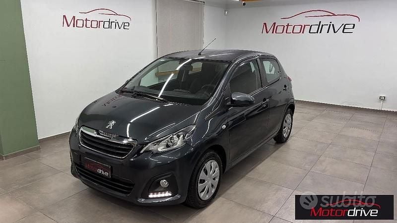 Usata Peugeot 108 Allure 72 CV (52 kW) 2021 Grigio Berlina
