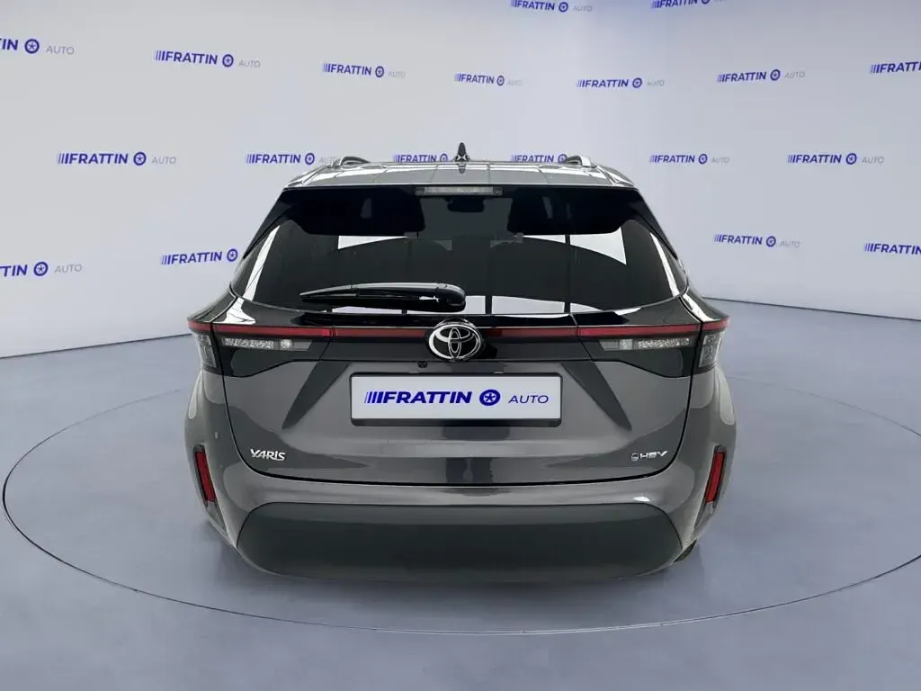 Nuova Toyota Yaris 2026 Utilitaria