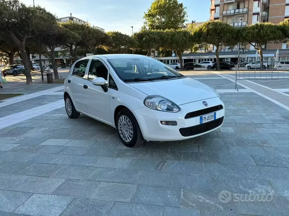 Usata Fiat Punto Street 95 CV (69 kW) 2018 Bianco Utilitaria