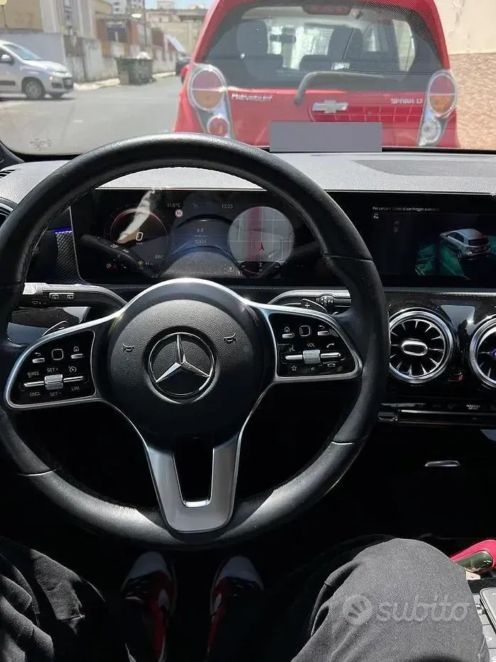 Usata Mercedes A180 116 CV (85 kW) 2020 Grigio Berlina