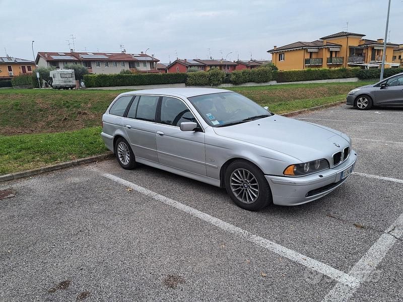 Usata BMW 525 163 CV (119 kW) 2003 Grigio Station wagon