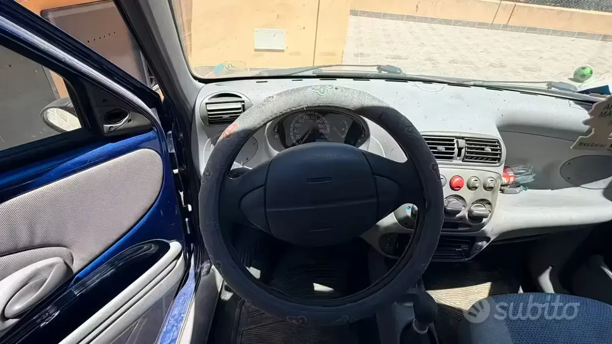 Usata Fiat 600 54 CV (39 kW) 2004 Bluazzurro Berlina