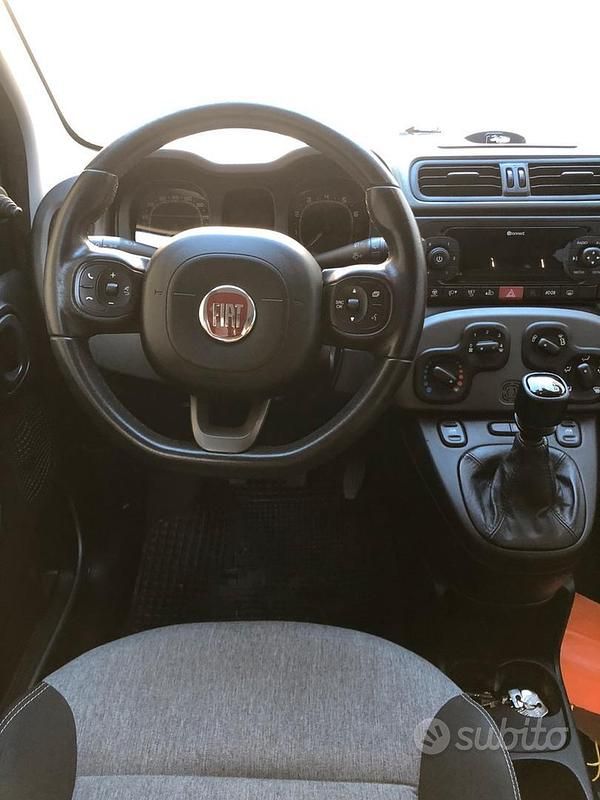Usata Fiat Panda 69 CV (50 kW) 2018 Blu Utilitaria