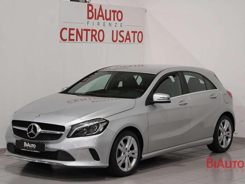 Argento Usata 2016 Mercedes A180 Tre volumi | 12.500 € (Ottimo prezzo) - Immagine 1/4
