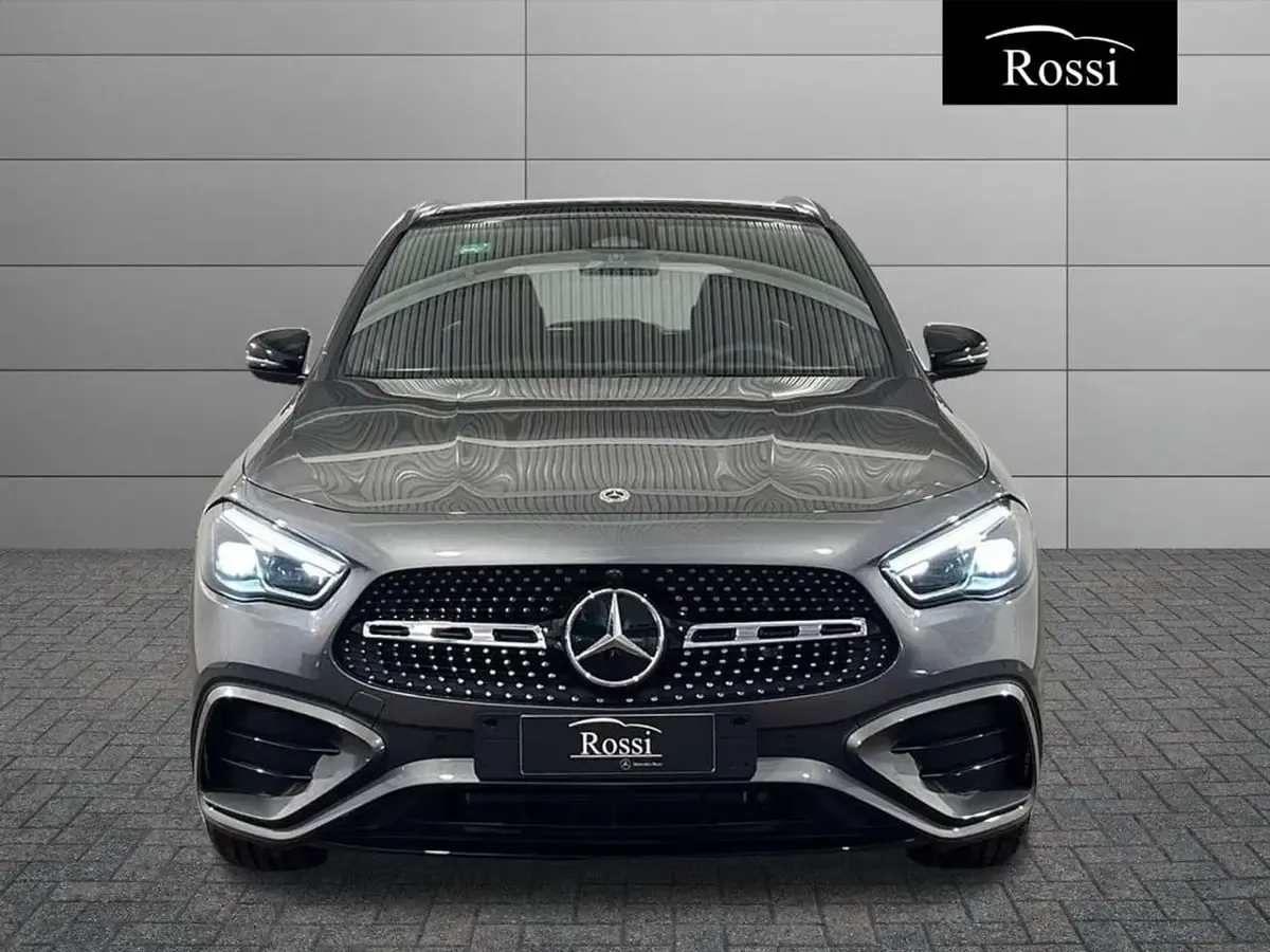 Nuova Mercedes GLA250 163 CV (119 kW) 2026 Grigio montagna SUV