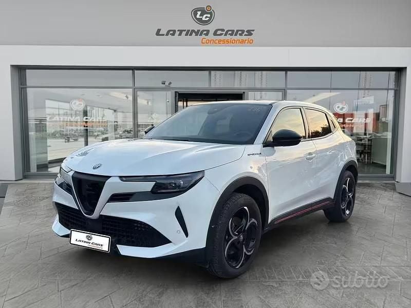 Usata Alfa Romeo Junior 145 CV (106 kW) 2025 Bianco SUV