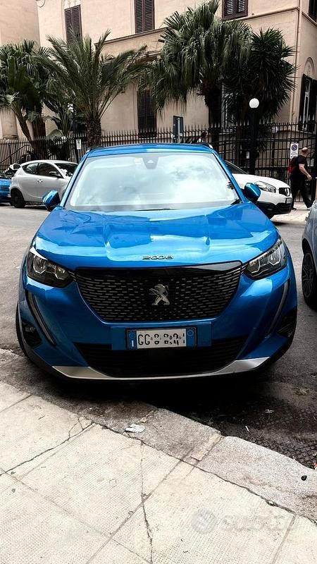 Blu Usata 2021 Peugeot 2008 Allure SUV | 12.500 € (Super prezzo) - Immagine 1/4