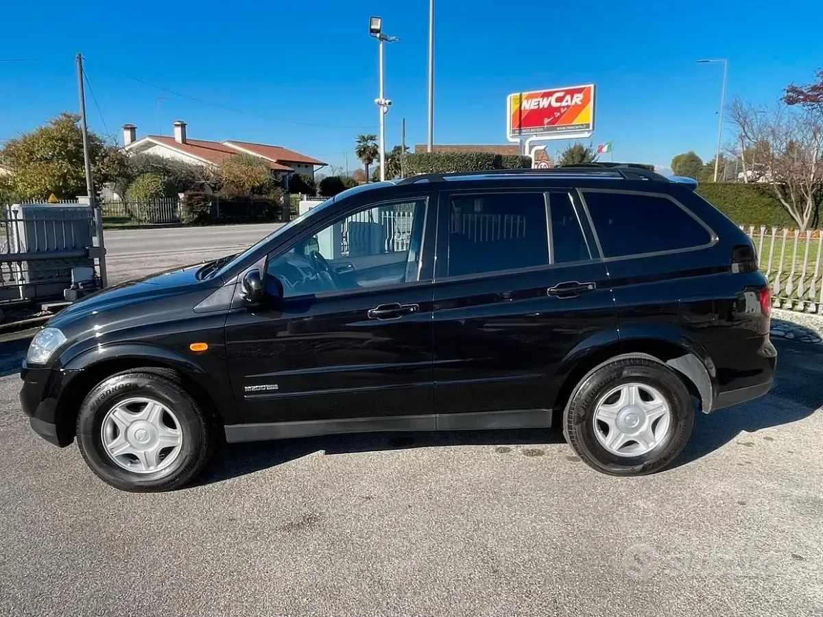 Usata SsangYong Kyron 141 CV (103 kW) 2008 Nero SUV