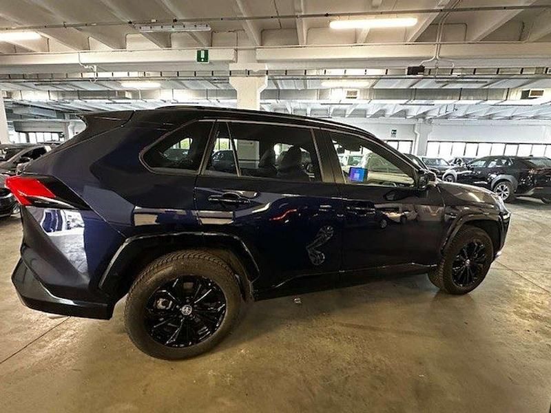 Usata Toyota RAV4 Hybrid Style 178 CV (130 kW) 2024 Darkblu/nero SUV