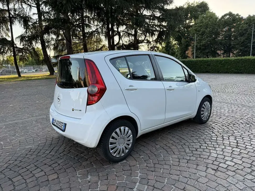 Usata Opel Agila 68 CV (50 kW) 2014 Bianco Utilitaria