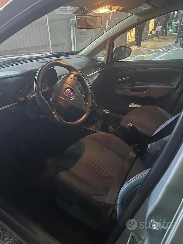 Usata Fiat Grande Punto 75 CV (55 kW) 2007 Grigio Utilitaria