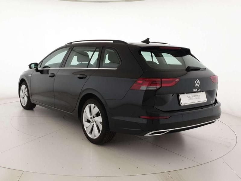 Usata VW Golf VIII Style 131 CV (96 kW) 2024 Deep black perlato Station wagon