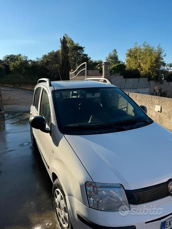 Bianco Usata 2011 Fiat Panda Tre volumi | 4500 € (Buon prezzo) - Immagine 1/4