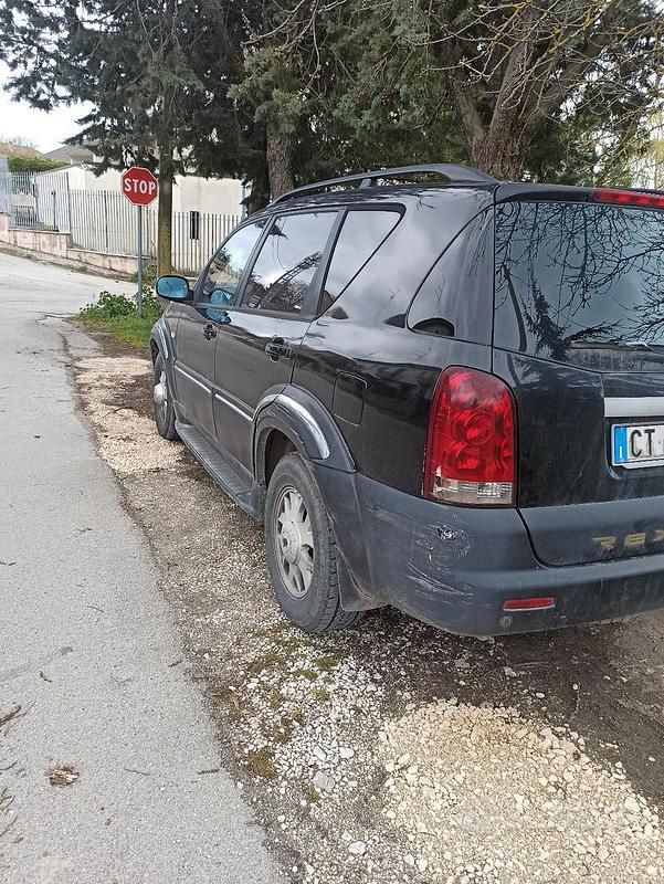 Usata Ssangyong (KGM) Rexton 2006 Nero SUV