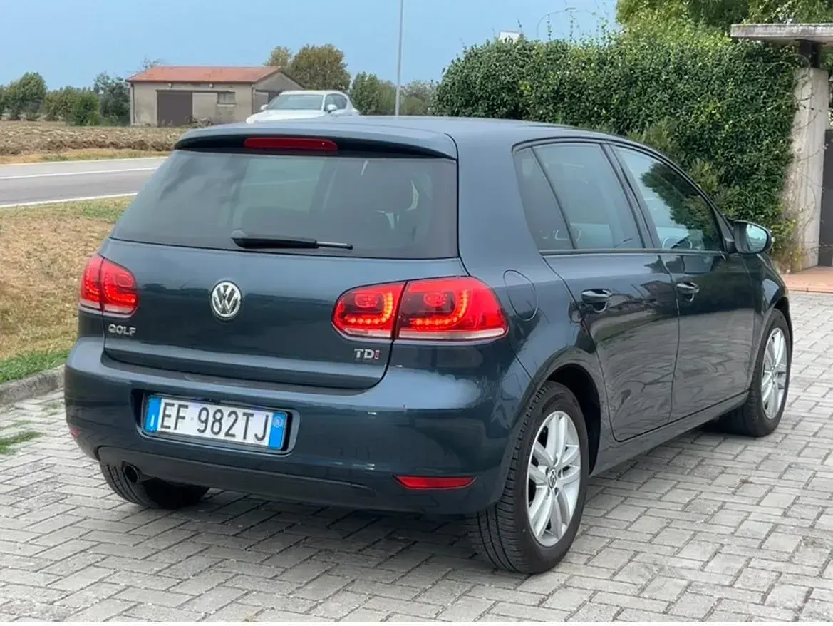 Usata VW Golf VII 105 CV (77 kW) 2012 Bluazzurro Berlina
