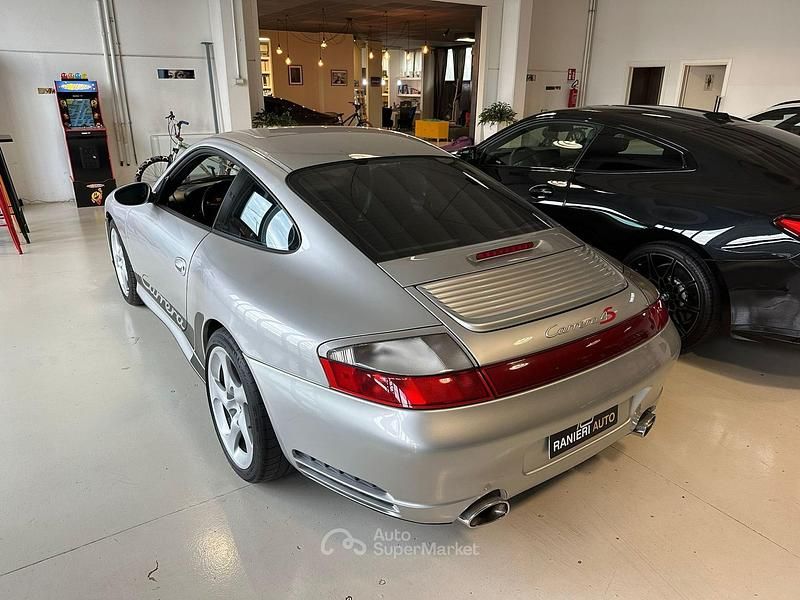 Usata Porsche 911 Carrera 4S 320 CV (235 kW) 2002 Argento Coupé