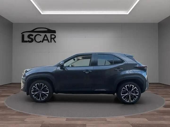 Usata Toyota Yaris Cross Lounge 116 CV (85 kW) 2022 Grigio SUV