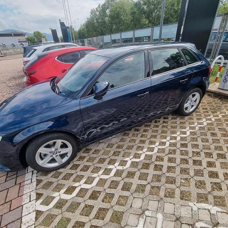 Usata Audi A3 Business 116 CV (85 kW) 2018 Blu/azzurro Berlina