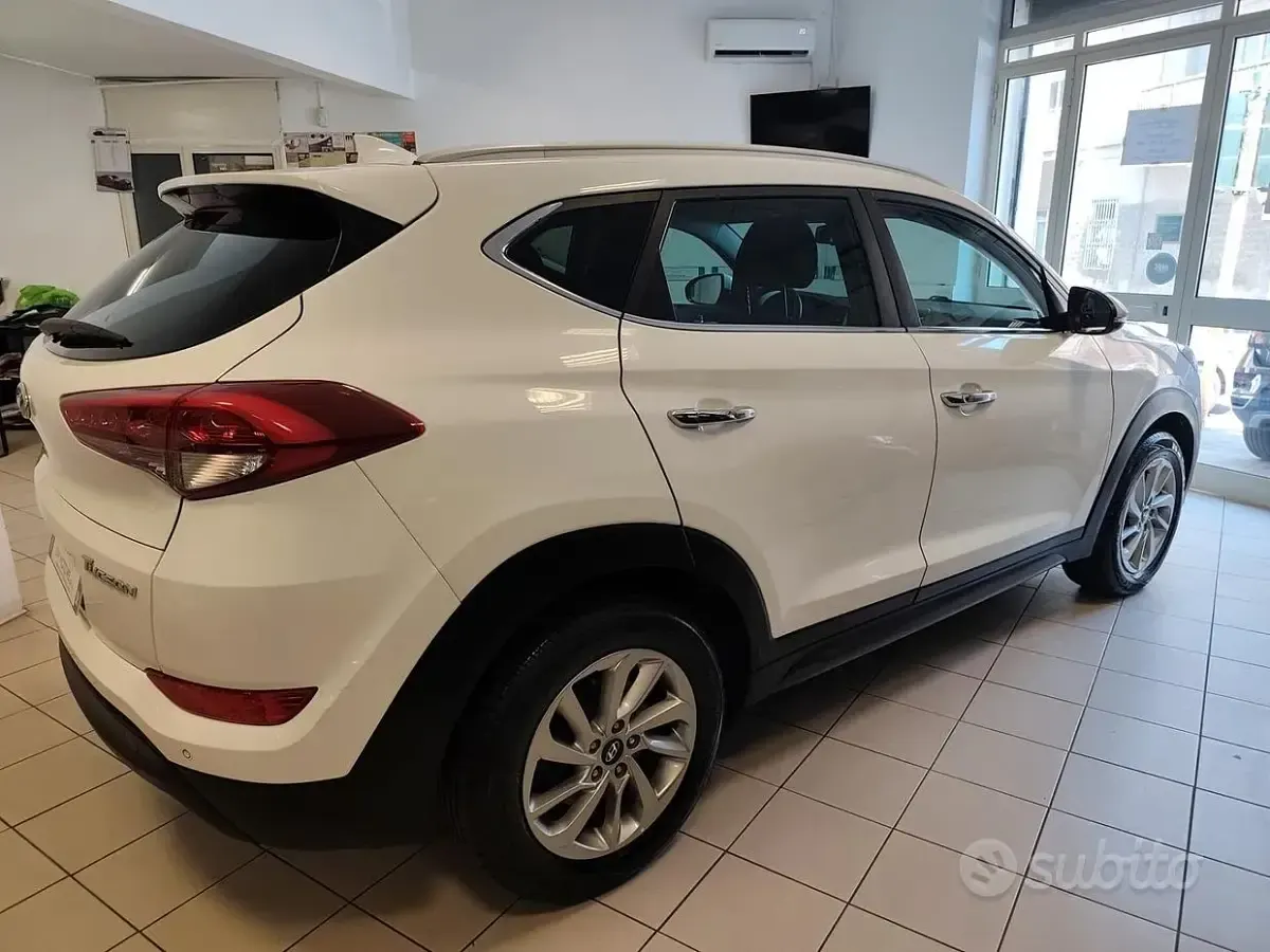 Usata Hyundai Tucson Xpossible 141 CV (103 kW) 2016 Bianco SUV