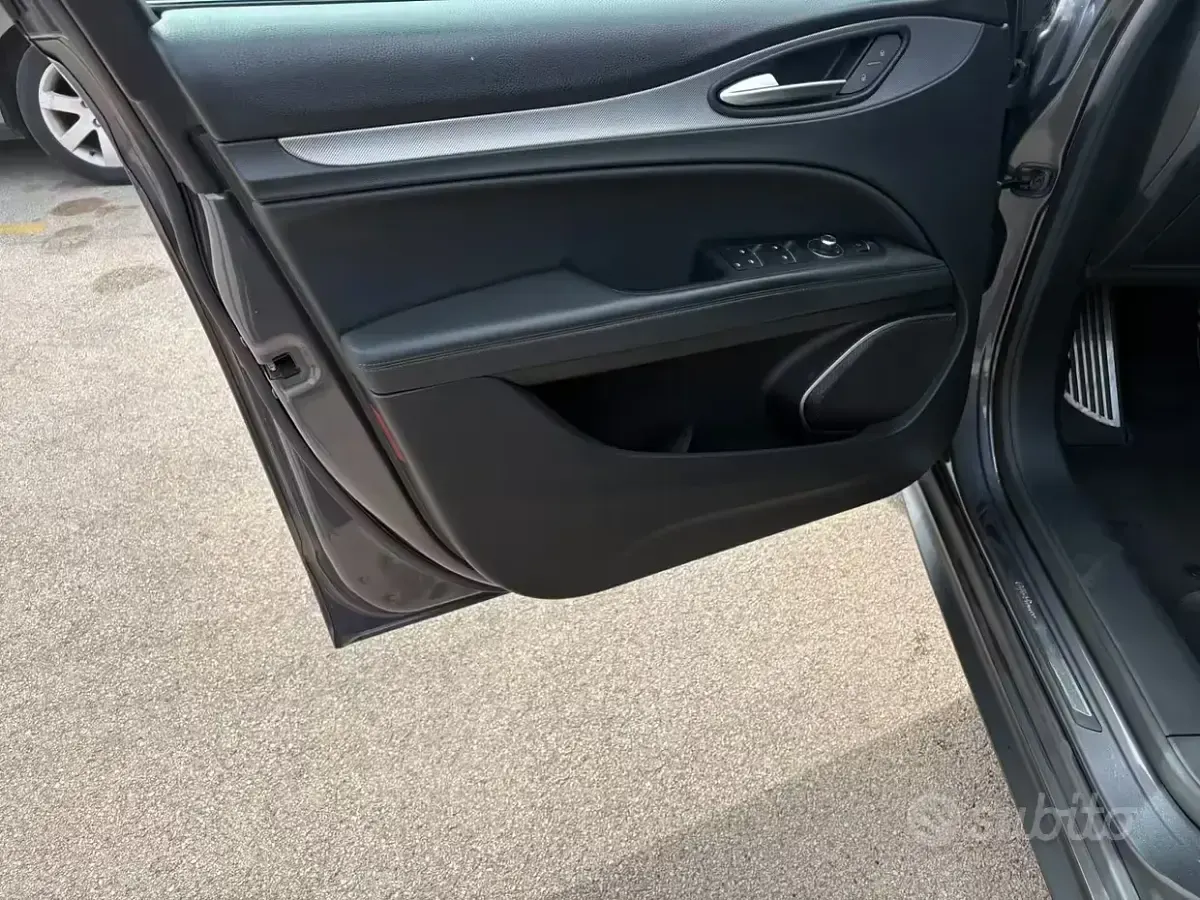 Usata Alfa Romeo Stelvio 209 CV (153 kW) 2019 Grigio SUV