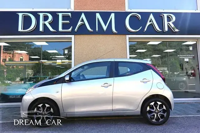 Brugt Toyota Aygo X-play 72 HK (52 kW) 2018 Hvid Hatchback