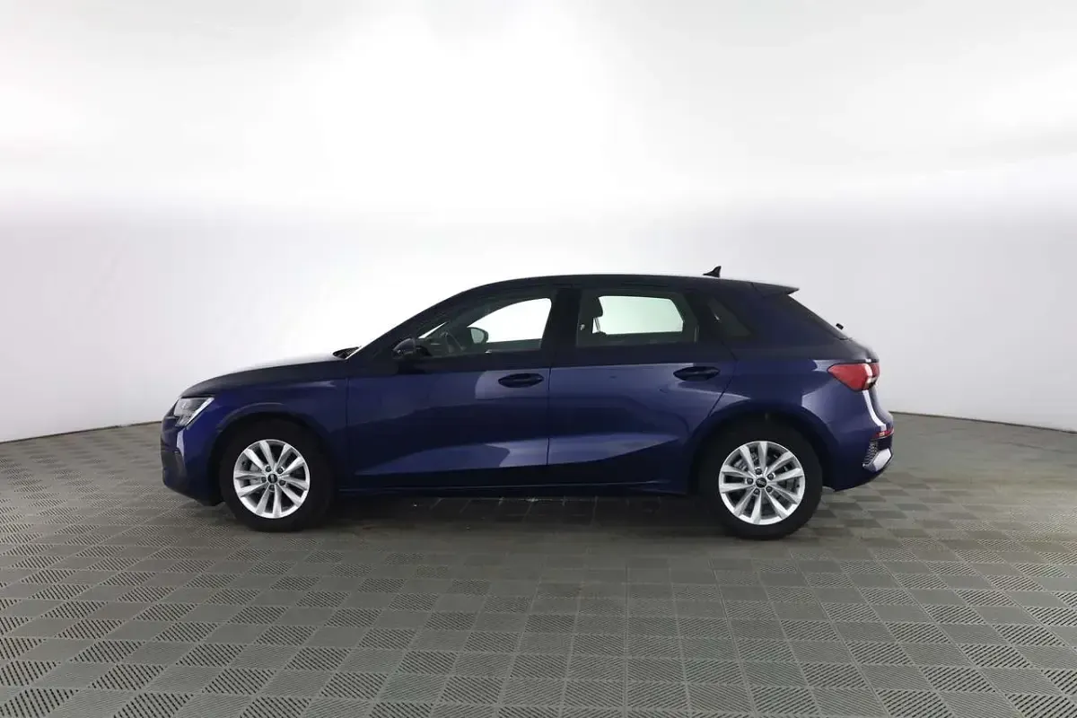 Usata Audi A3 110 CV (80 kW) 2022 Blu navarra Berlina