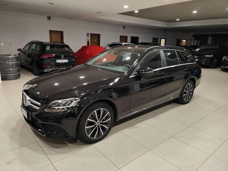 Nero Usata 2020 Mercedes C220 Station wagon | 21.400 € (Ottimo prezzo) - Immagine 1/4