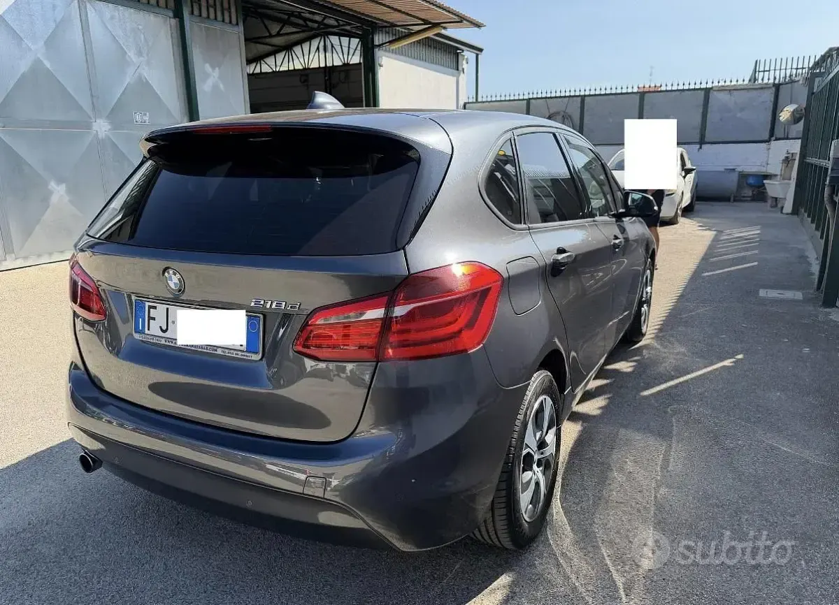 Usata BMW 218 Efficient Dynamics 150 CV (110 kW) 2017 Grigio Monovolume