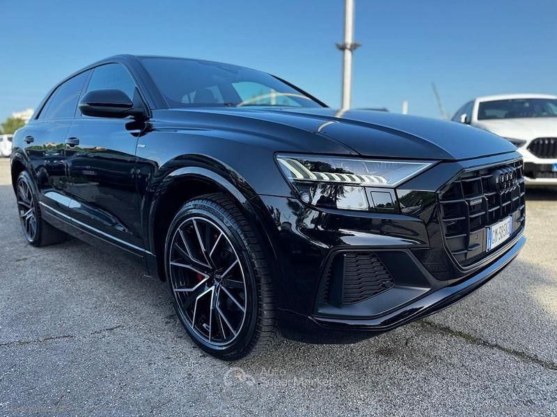 Usata Audi Q8 S-Line 286 CV (210 kW) 2023 Nero SUV