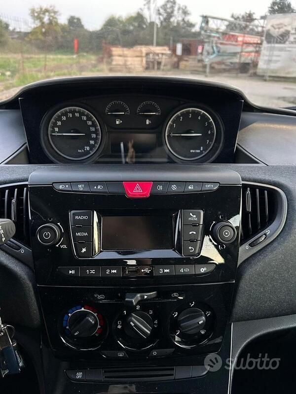 Usata 2022 Lancia Ypsilon Due volumi | 13.000 € - Immagine 1/4