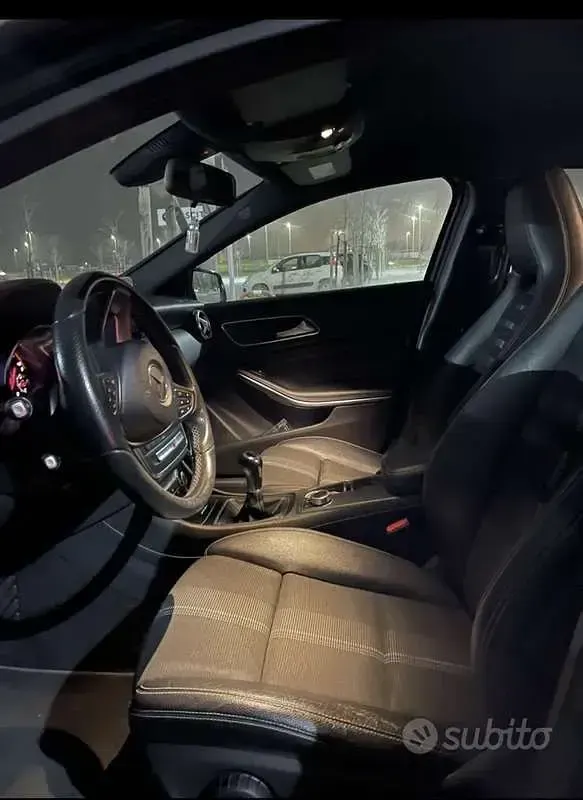 Usata Mercedes A180 109 CV (80 kW) 2018 Berlina