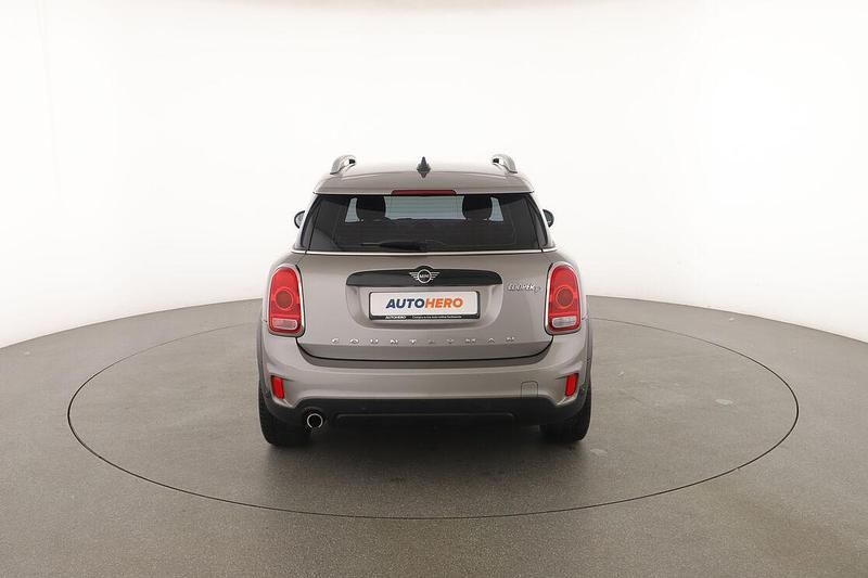 Second-hand Mini Cooper D Countryman 150 CP (110 kW) 2019 Verde SUV