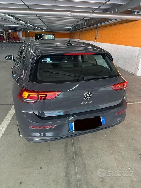 Usata VW Golf VIII 115 CV (84 kW) 2021 Grigio Utilitaria