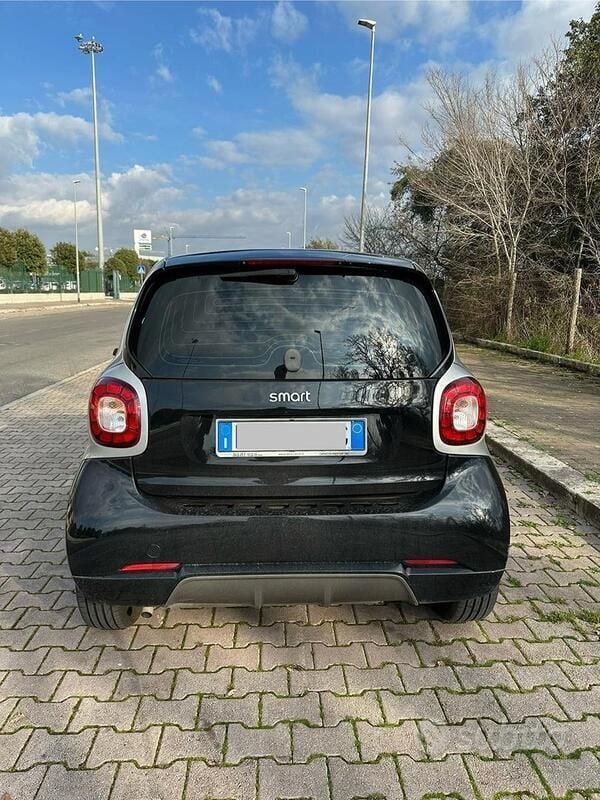 Nero Usata 2017 Smart ForTwo Coupé Coupé | 13.000 € (Cara) - Immagine 1/4