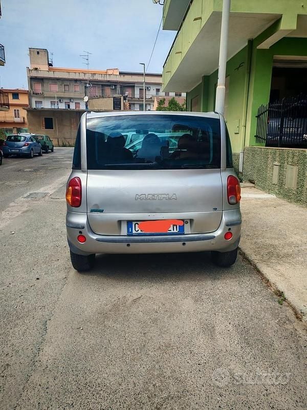 Käytetty Fiat Multipla 116 HP (85 kW) 2004 Tila-auto