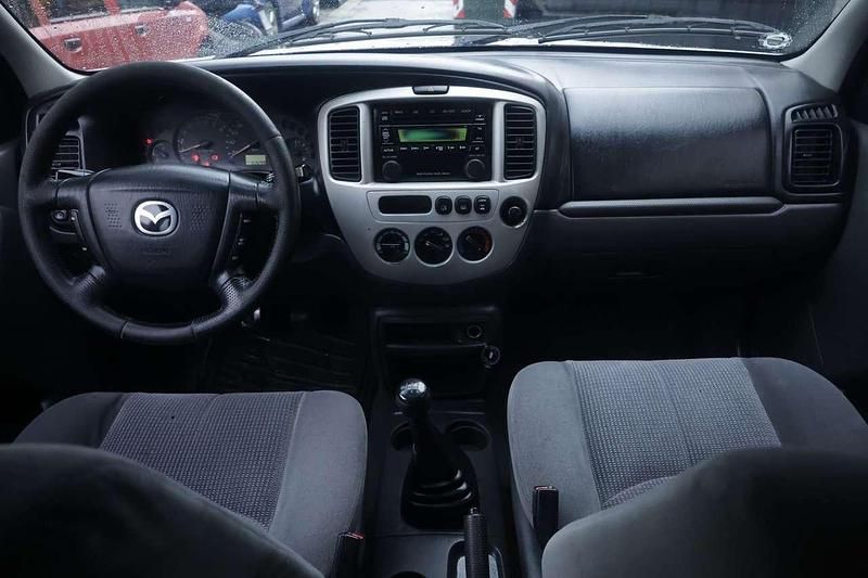 Usata Mazda Tribute 124 CV (91 kW) 2003 Argento SUV