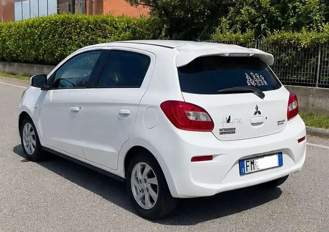 Usata Mitsubishi Space Star Intense 71 CV (52 kW) 2017 Bianco Utilitaria