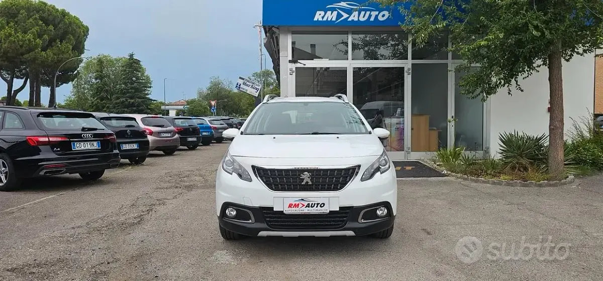 Usata Peugeot 2008 Active 99 CV (72 kW) 2017 Bianco SUV