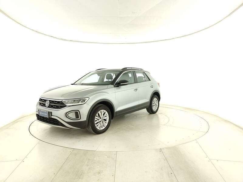 Usata VW T-Roc Life 150 CV (110 kW) 2024 Argento SUV
