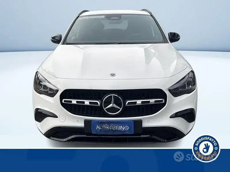 Käytetty Mercedes GLA180 Advanced 116 HP (85 kW) 2025 Valkoinen Katumaasturi