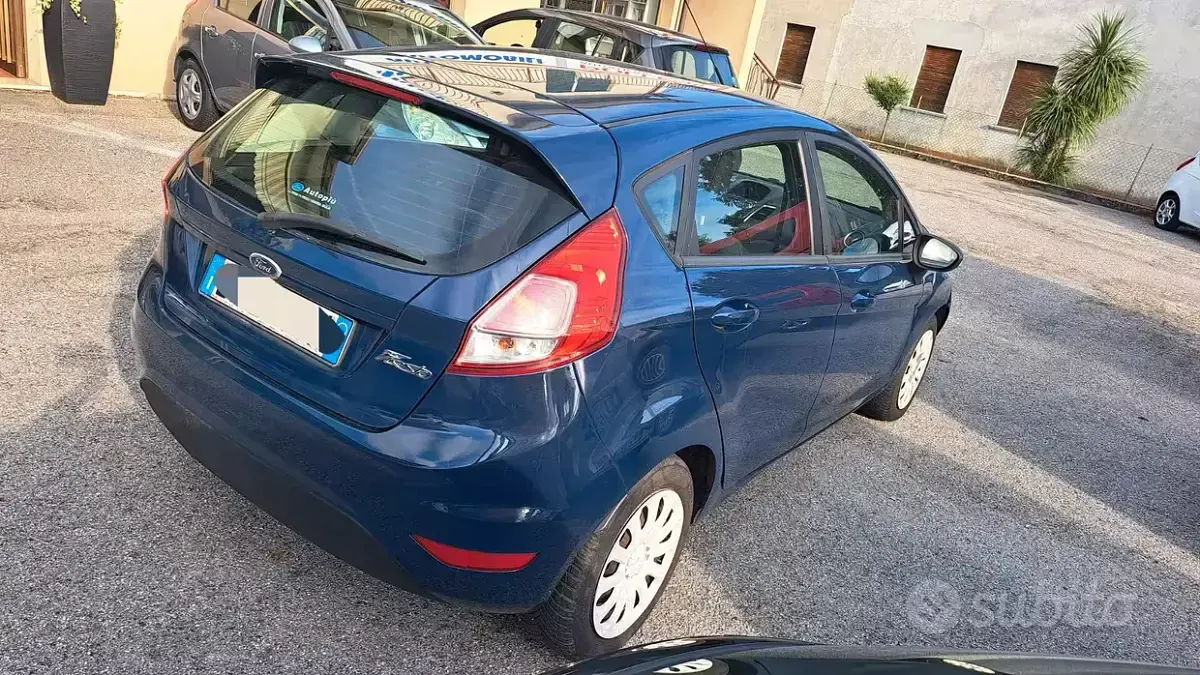 Usata Ford Fiesta 60 CV (44 kW) 2014 Bluazzurro Utilitaria