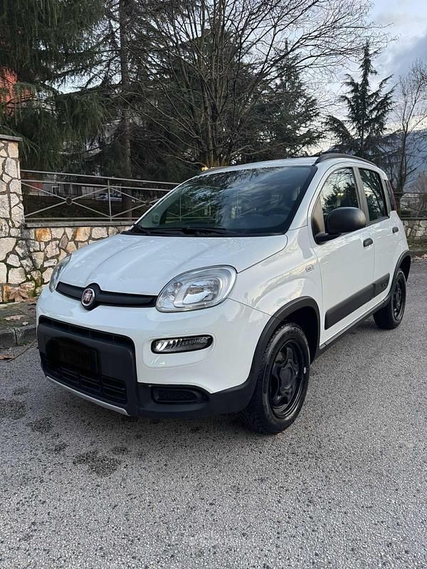 Usata Fiat Panda 4x4 84 CV (61 kW) 2019 Bianco Utilitaria