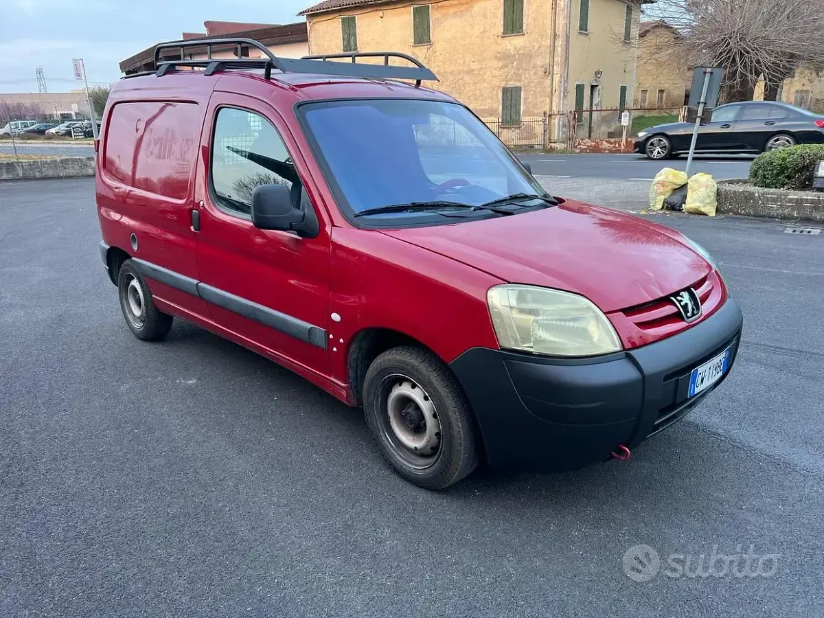 Usata Peugeot Partner 69 CV (50 kW) 2005 Rosso Monovolume