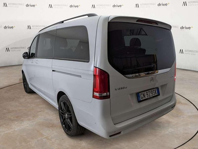 Usata Mercedes V250 190 CV (139 kW) 2023 Bianco Monovolume
