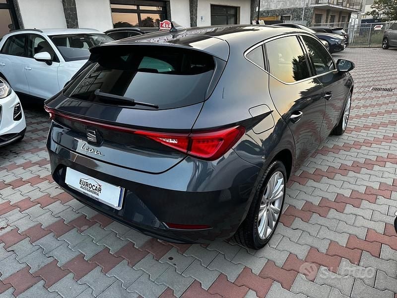 Usata Seat Leon Style 110 CV (80 kW) 2022 Blu Berlina