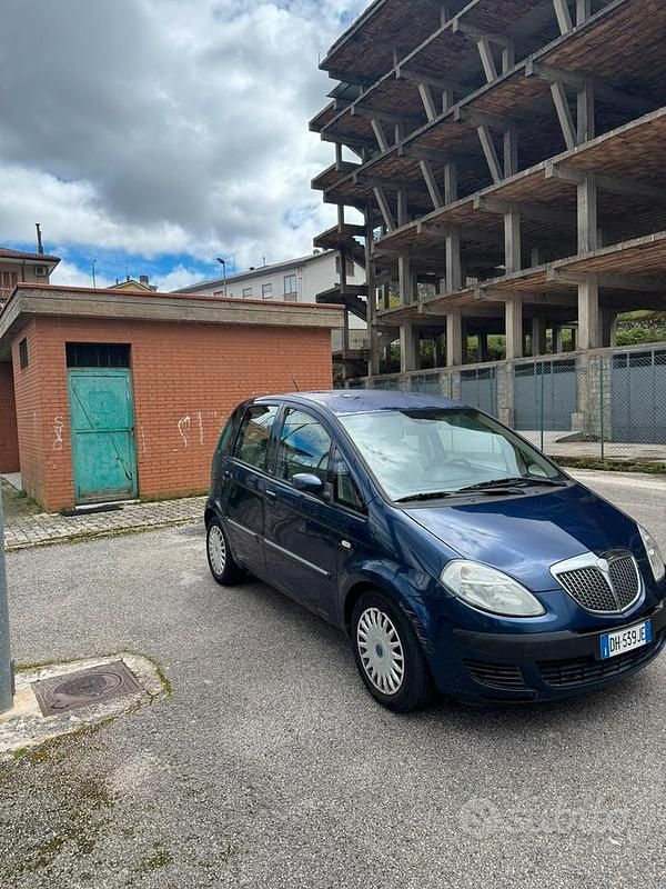 Usata Lancia Musa 2007 Blu Monovolume