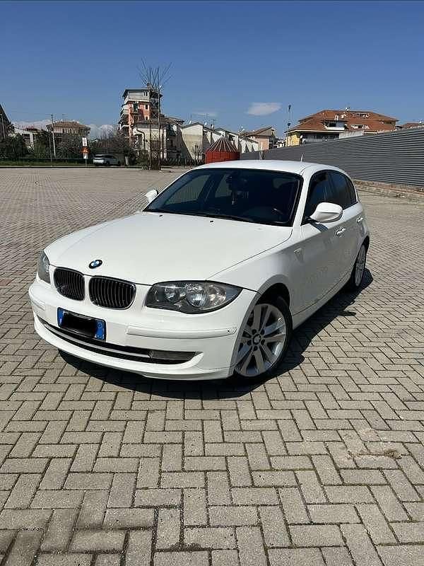 Usata BMW 118 143 CV (105 kW) 2010 Utilitaria