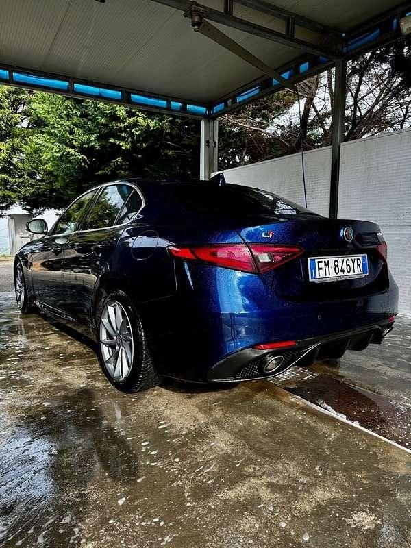 Usata Alfa Romeo Giulia Veloce 211 CV (155 kW) 2017 Blu/azzurro Berlina
