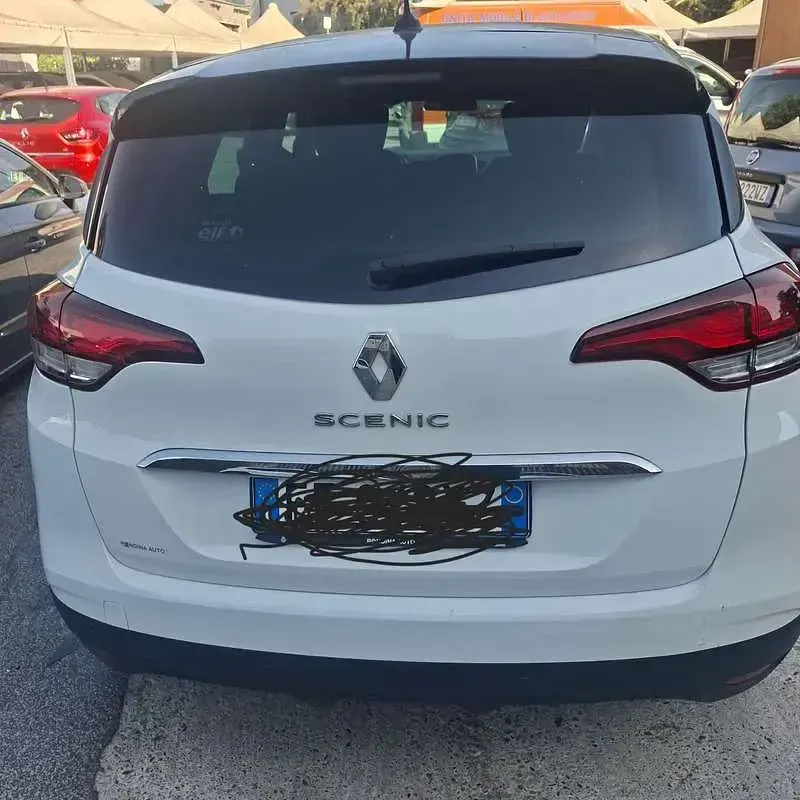 Usata Renault Scénic Bose Edition 116 CV (85 kW) 2016 Bianco Monovolume