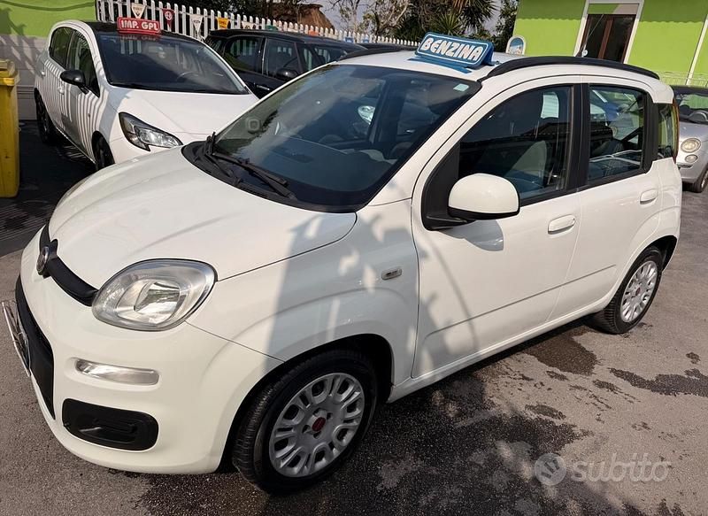 Usata Fiat Panda Lounge 69 CV (50 kW) 2015 Bianco Utilitaria